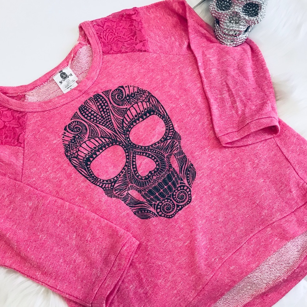 Skull & lace sweatshirt